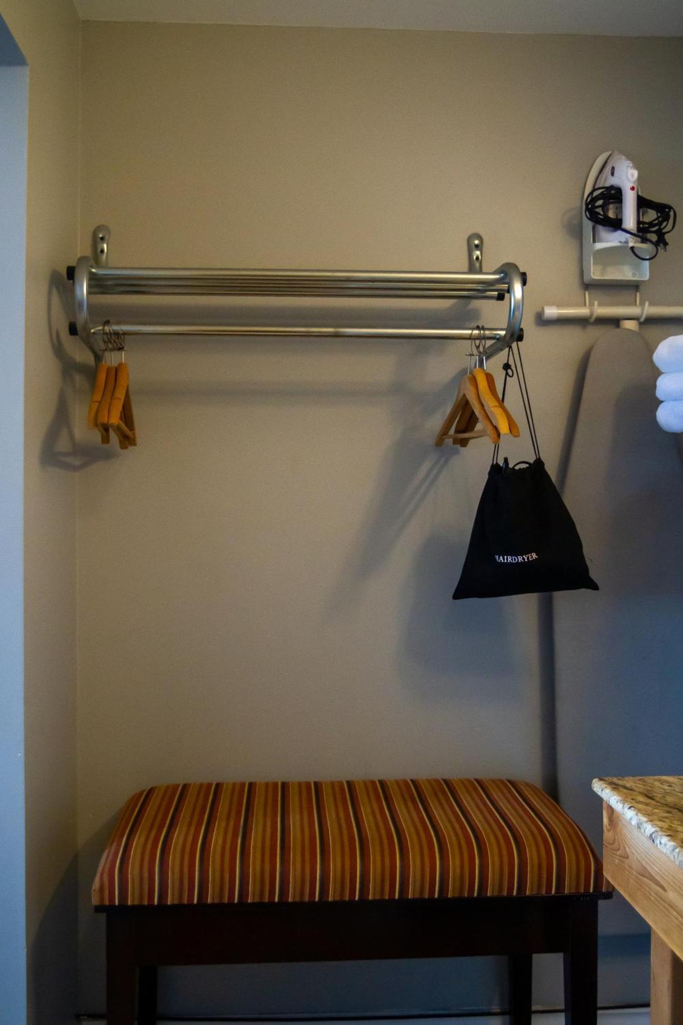 Saxony Motel Chatham-Kent Bagian luar foto