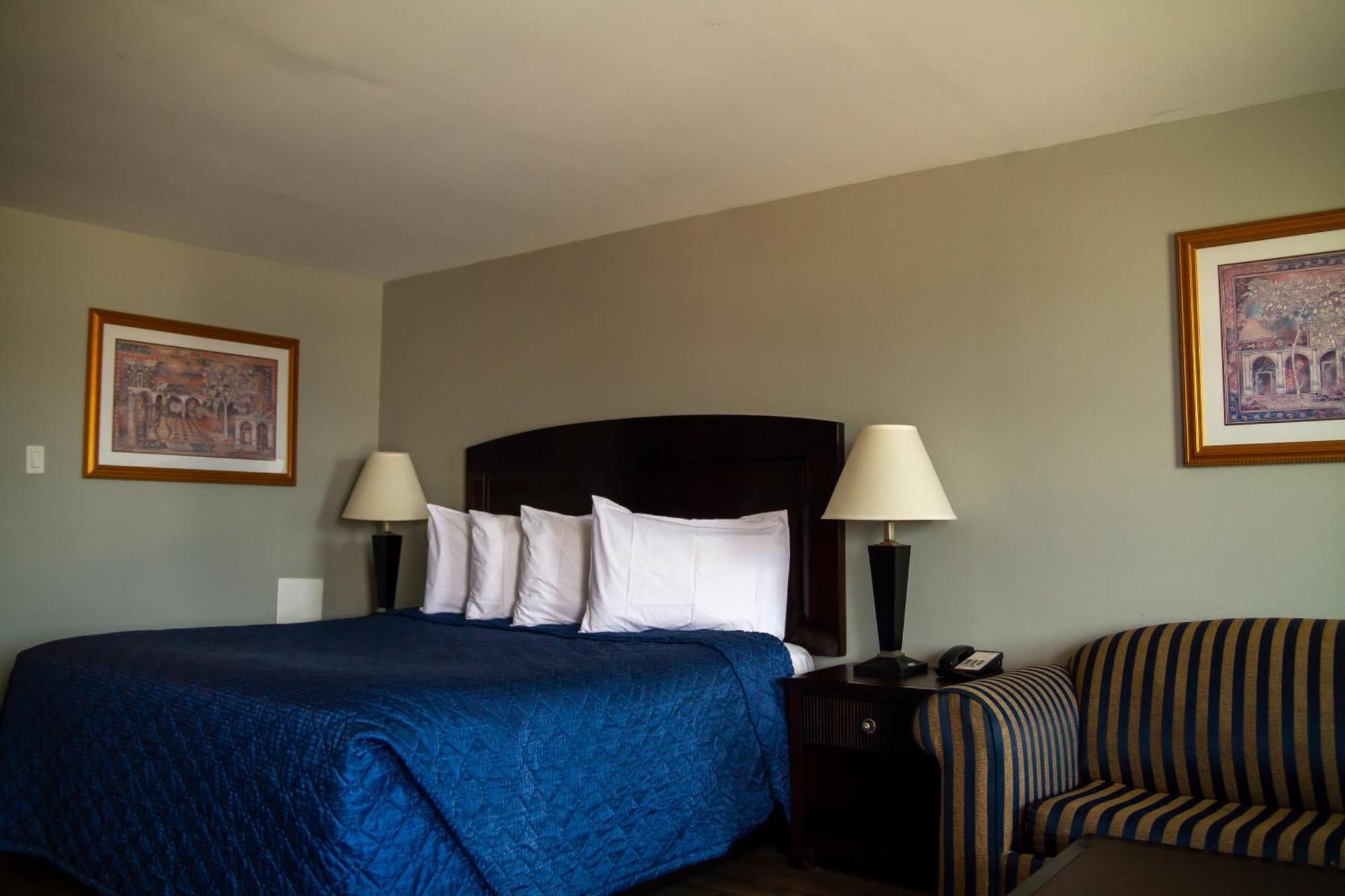 Saxony Motel Chatham-Kent Bagian luar foto
