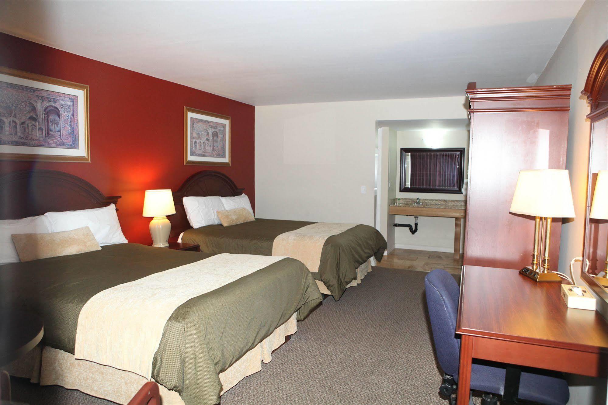 Saxony Motel Chatham-Kent Bagian luar foto
